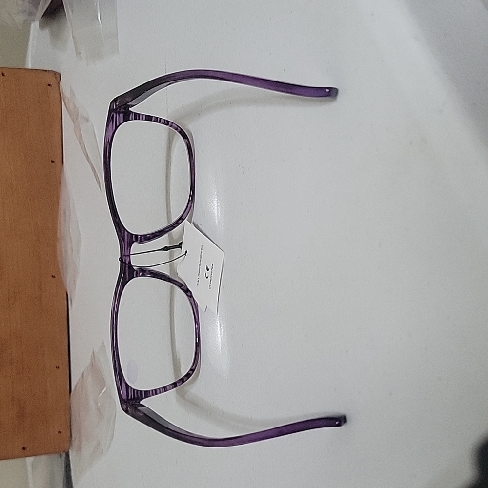 Readers - Picture 4 of 4